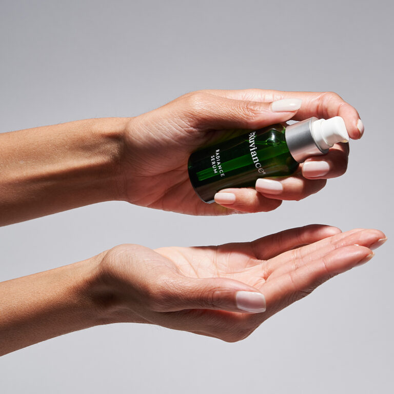 Bild till sociala medier Exuviance Radiance Serum 3