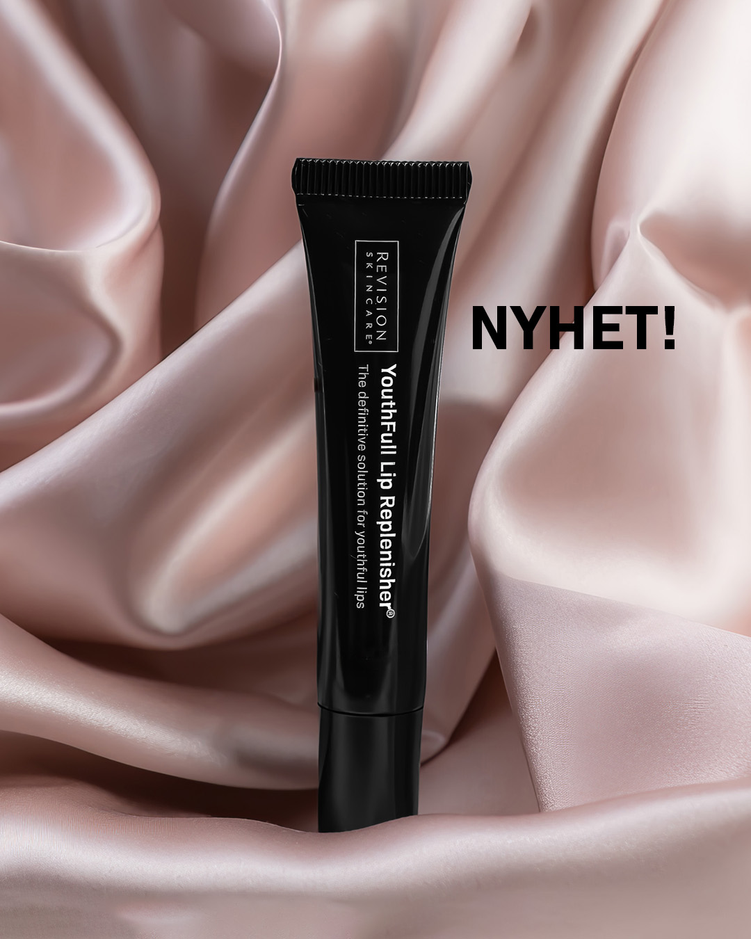 Bild till sociala medier Revision Skincare YouthFull Lip Replenisher miljöbild