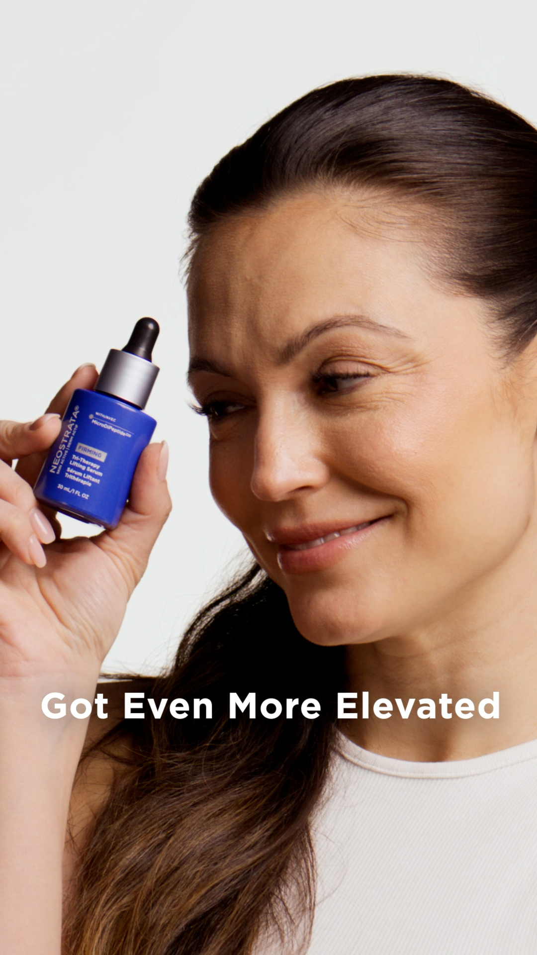 Video till Sociala Medier NEOSTRATA Tri-Therapy Lifting Serum