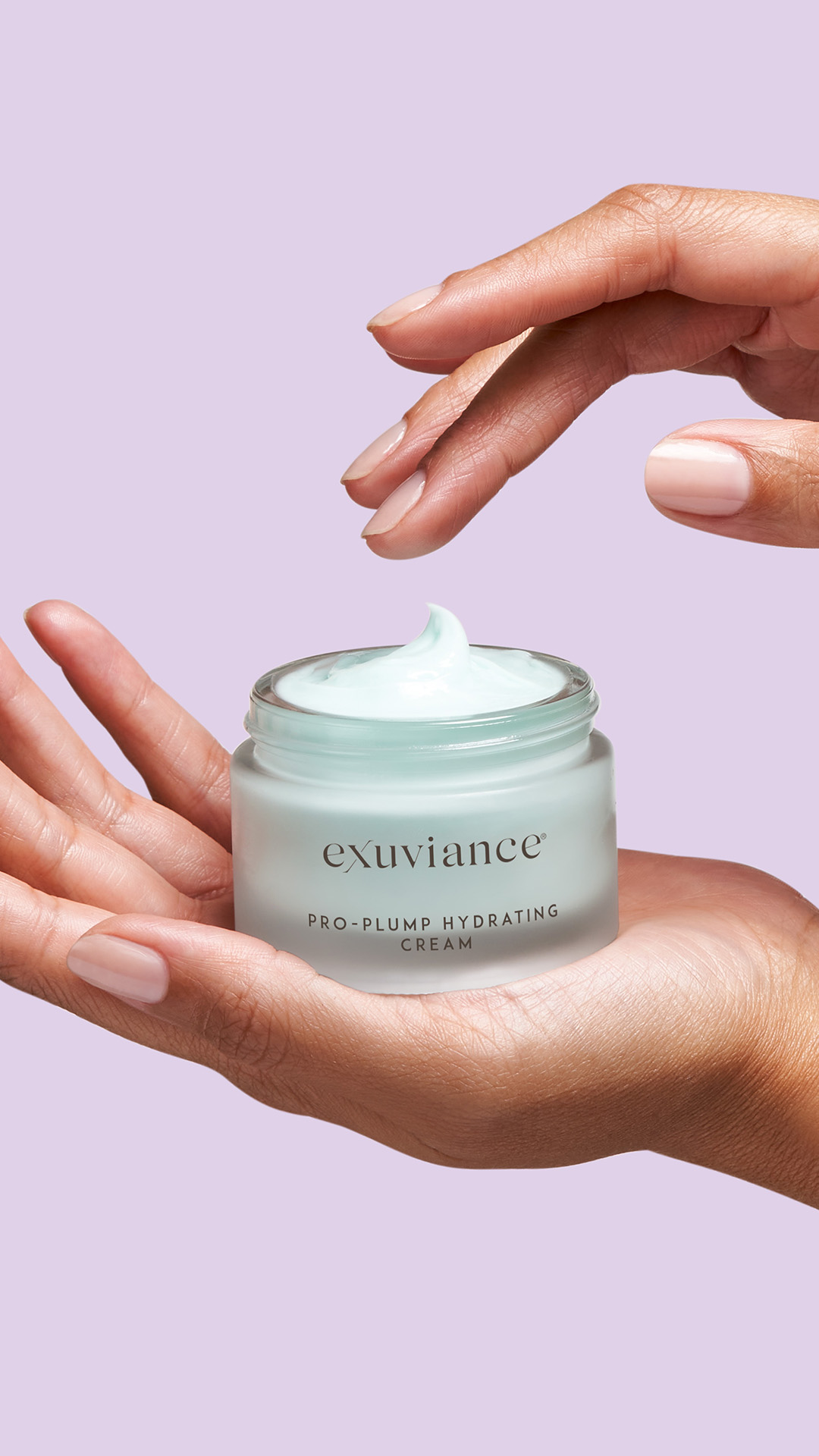 Bild till sociala medier Exuviance Pro-Plump Hydrating Cream händer story