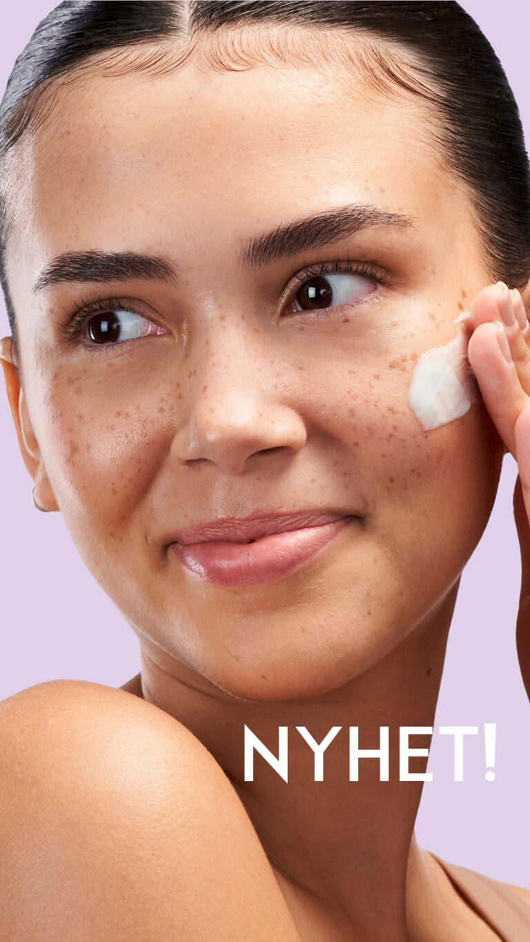 Bild till sociala medier Exuviance Pro-Plump Hydrating Cream modell NYHET story
