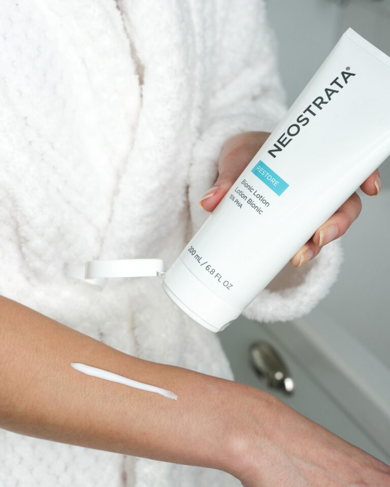 Bild till sociala medier NEOSTRATA Bionic Lotion lifestyle