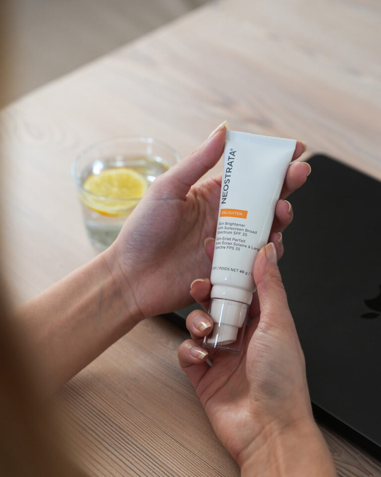 Bild till sociala medier NEOSTRATA Skin Brightener lifestyle